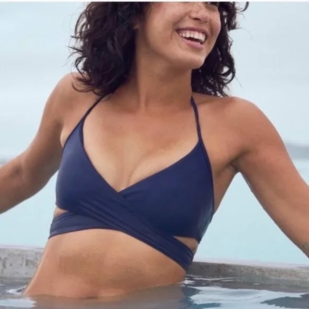 2/$40: Navy blue Aerie crossover bikini top